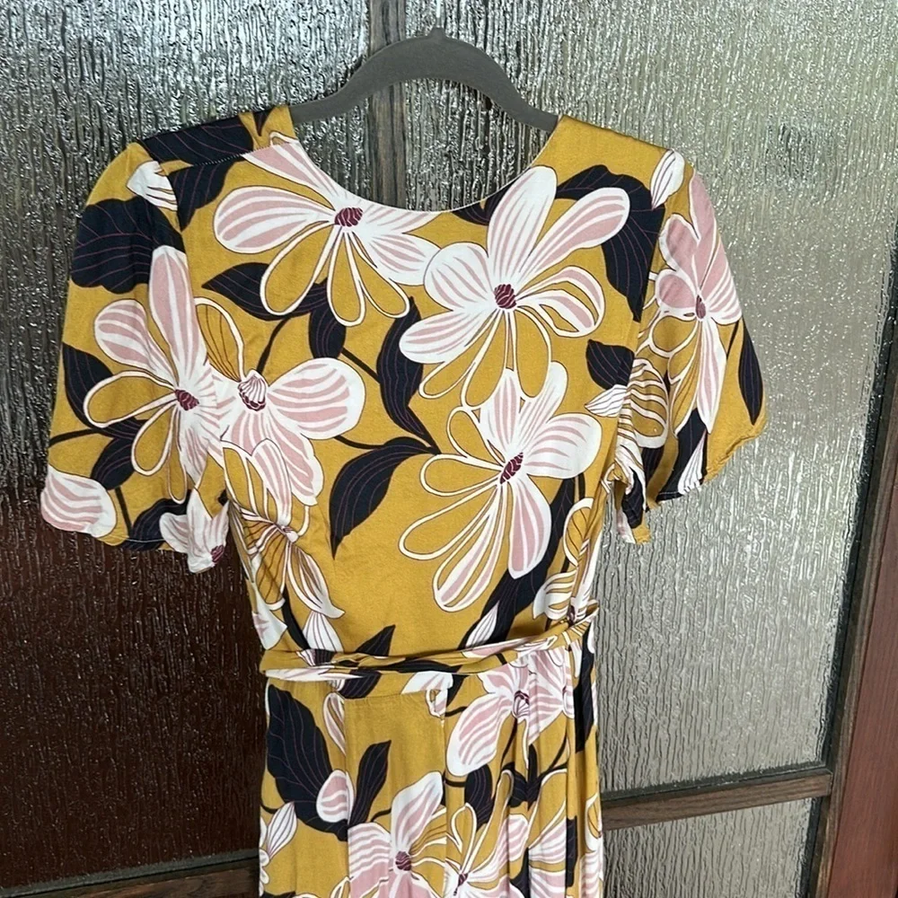 Slate and Willow Mod Daisy Wrap Dress size XS